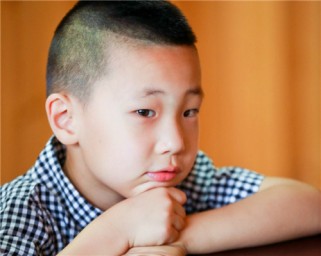 晏的意思 男孩名字                            