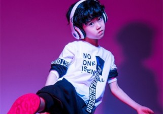 敖起名字男                            